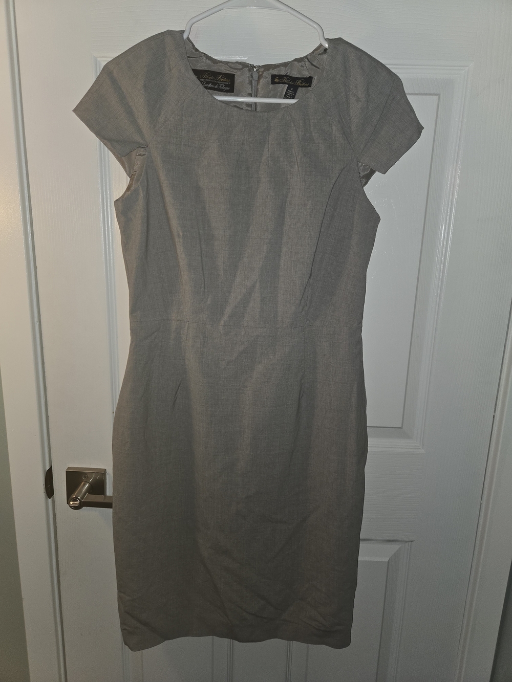 Brooks Brothers Grey Sheath Dress Size 6 - Italian Lanificio di Tollegno Wool
